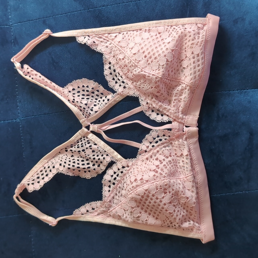 🌙 VS Pink Butterfly Back Pink Festival Slightly Lined Bralette